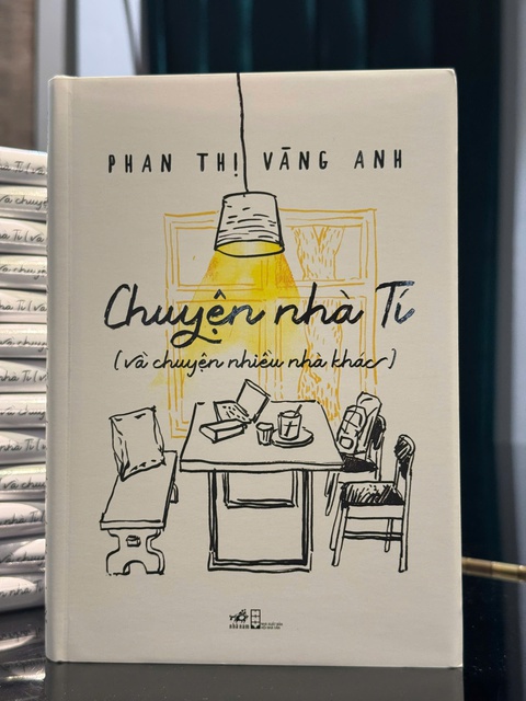 Nhà văn Phan Thị Vàng Anh kể những câu chuyện ngắn nhưng đầy chiêm nghiệm - Ảnh 2. Nhà văn Phan Thị Vàng Anh kể những câu chuyện ngắn nhưng đầy chiêm nghiệm - Ảnh 2.