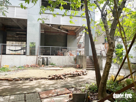 'Chung cư ma' giữa thành phố: Người mua nhà tuyệt vọng đợi chờ - Ảnh 2. 'Chung cư ma' giữa thành phố: Người mua nhà tuyệt vọng đợi chờ - Ảnh 4.