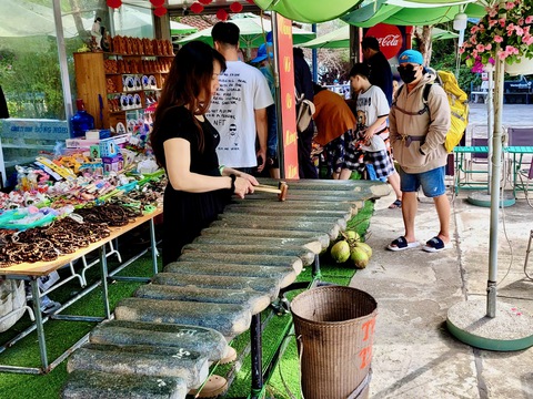 Phú Yên công bố kế hoạch kích cầu du lịch - Ảnh 1.