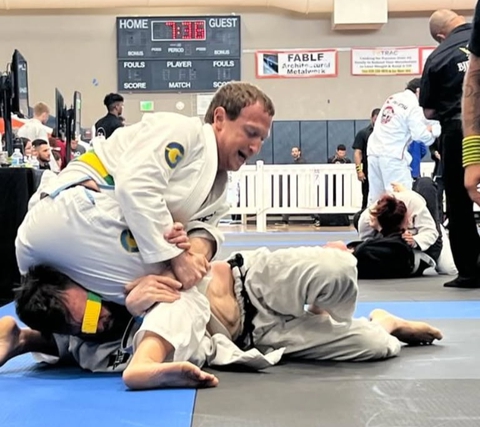 Mark Zuckerberg gây sốt vì miệt mài luyện võ jiujitsu - Ảnh 2.