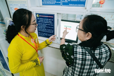 Vơi nỗi lo bệnh tật nhờ có nhân viên công tác xã hội - Ảnh 4.