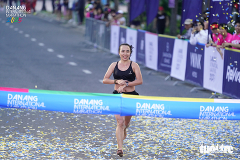 Phạm Thị Bình tiếp tục vô địch Marathon Quốc tế Đà Nẵng - Ảnh 2.
