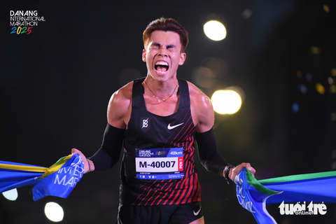Nữ hoàng chân đất Phạm Thị Bình tiếp tục vô địch Marathon Quốc tế Đà Nẵng - Ảnh 3.