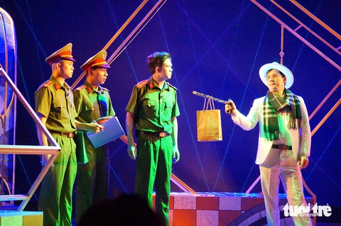 Ngược chiều bình an: rơi nước mắt xem chuyện ba người lính cứu hỏa hy sinh - Ảnh 5. Rơi nước mắt xem chuyện ba người lính cứu hỏa hy sinh - Ảnh 5.