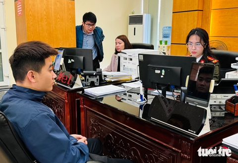 Người dân đã có thể đăng ký thường trú, tạm trú qua VNeID - Ảnh 1.