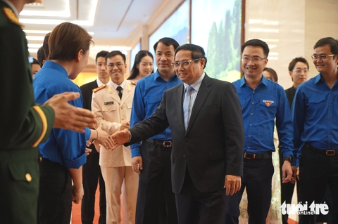 Thủ tướng đối thoại với bạn trẻ, truyền cảm hứng tiên phong phát triển khoa học công nghệ - Ảnh 1. Thanh niên mong khởi nghiệp, Thủ tướng nói sẽ cởi trói cơ chế - Ảnh 1.