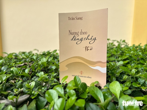 Nương theo dòng chảy: phù sa nở hoa trên đồng bãi - Ảnh 1.