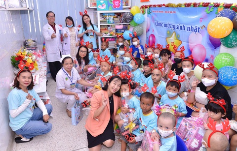 Vơi nỗi lo bệnh tật nhờ có nhân viên công tác xã hội - Ảnh 7.
