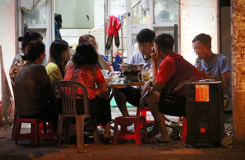 ồn ào - Ảnh 1.