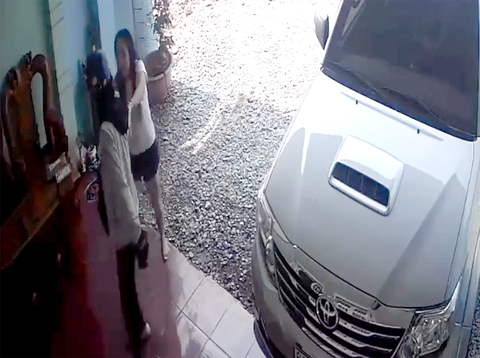 Xuất hiện video ghi cảnh nam shipper mâu thuẫn với nữ khách hàng trước khi bị đánh - Ảnh 1.