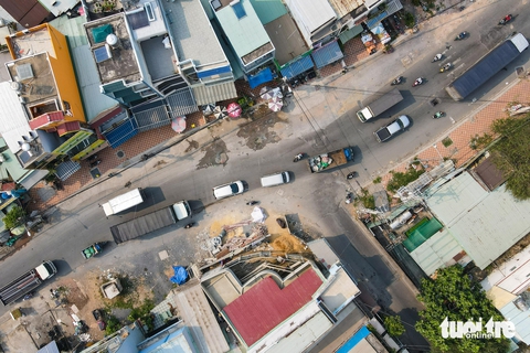 Dự án đường Nguyễn Ảnh Thủ ở TP.HCM vẫn dang dở, bụi bặm sau 7 năm thi công - Ảnh 3.