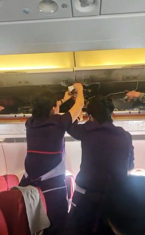 Hong Kong cấm hành khách đem và sử dụng sạc dự phòng trên máy bay - Ảnh 1. Hong Kong - Ảnh 1.