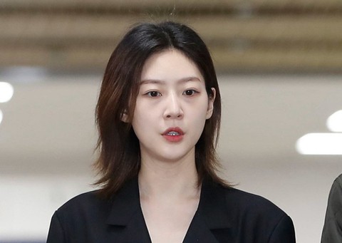 Lộ giấy đăng ký kết hôn của Kim Sae Ron tại Mỹ, khán giả tranh cãi có cần đến mức này không? - Ảnh 4. Kim Sae Ron - Ảnh 4.