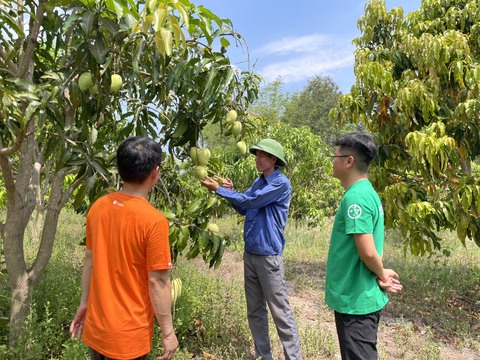 Hành trình Shopee xây ‘bệ phóng’ đưa hàng Việt vươn xa - Ảnh 3. Shopee - Ảnh 3.