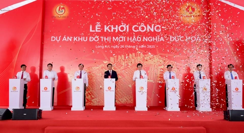 Long An khởi công dự án đô thị 40.000 dân do Vingroup đầu tư trên hành lang vành đai 4 TP.HCM - Ảnh 1.
