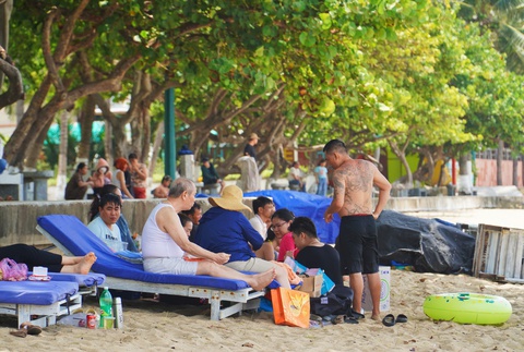 Cấm tổ chức hoạt động, sự kiện, kinh doanh dịch vụ trên công viên biển Nha Trang - Ảnh 1. Nha Trang - Ảnh 1.