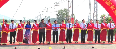 Khánh thành đường 1.170 tỉ đồng nối cảng Quy Nhơn với khu công nghiệp Becamex Bình Định - Ảnh 1. Khánh thành đường 1.170 tỉ đồng nối cảng Quy Nhơn với Khu công nghiệp Becamex Bình Định - Ảnh 1.
