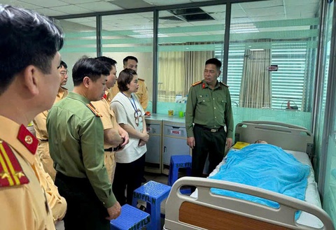 Bắt khẩn cấp thanh niên 'thông chốt' nồng độ cồn, tông trọng thương cảnh sát giao thông - Ảnh 3.