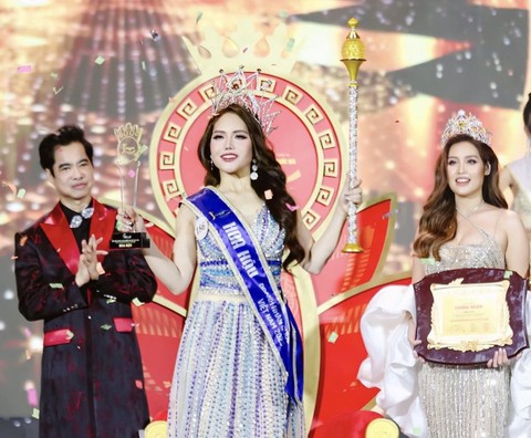 Hồng Nhung đã sẵn sàng trở lại sân khấu - Ảnh 2. Hồng Nhung đã sẵn sàng trở lại sân khấu - Ảnh 3.