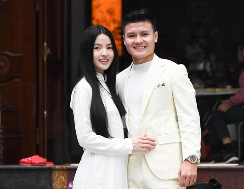 Xôn xao Quang Hải để trạng thái 'độc thân' giữa ồn ào của vợ - Ảnh 2.