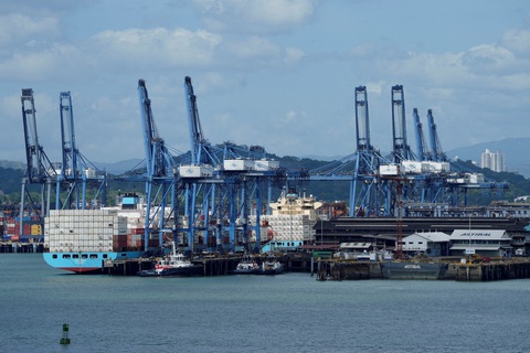 Tập đoàn của tỉ phú Lý Gia Thành sẽ không ký bán cảng ở kênh đào Panama cho BlackRock? - Ảnh 1. kênh đào Panama - Ảnh 1.
