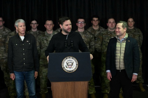 - Ảnh 1. Trump - Ảnh 1.