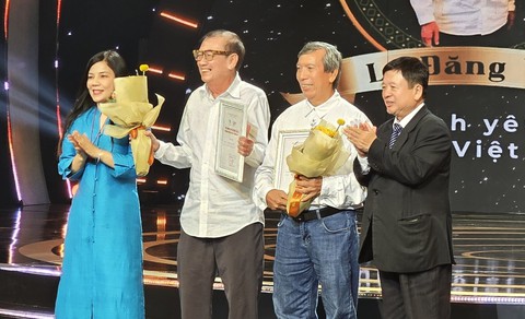 NSND Tạ Minh Tâm là ca sĩ yêu thích nhất ở Thành phố tình ca - Ảnh 3. Tạ Minh Tâm - Ảnh 3.