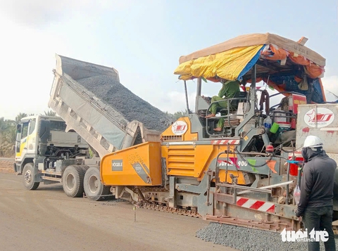 Làm ngày, làm đêm để hợp long cầu Rạch Miễu 2 dịp lễ 30-4 - Ảnh 10.