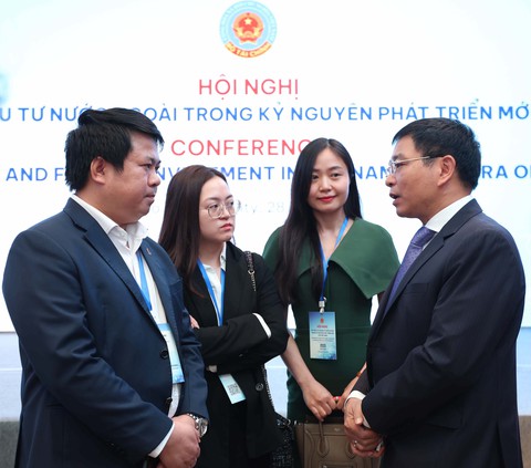 Nhà đầu tư nhỏ lẻ chưa mặn mà đầu tư qua quỹ - Ảnh 1.