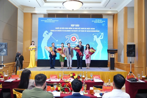 Nhiều đại sứ, nhà ngoại giao tham dự Giải golf hữu nghị Việt Nam - ASEAN mở rộng 2025 - Ảnh 1. golf - Ảnh 1.