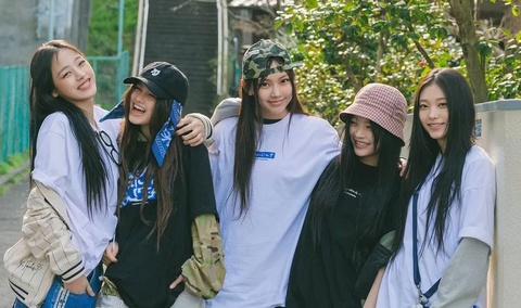NewJeans từ 'con cưng quốc dân' trở thành nhóm nhạc bị dân Hàn ghẻ lạnh sau ồn ào hợp đồng - Ảnh 2. NewJeans - Ảnh 2.