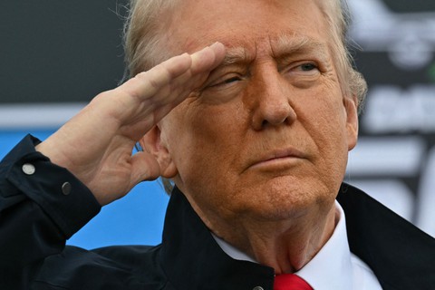 Ông Trump nói người Mỹ hãy bớt lo lắng về ông Putin - Ảnh 1. Ông Trump nói người Mỹ hãy bớt lo lắng về ông Putin - Ảnh 1.