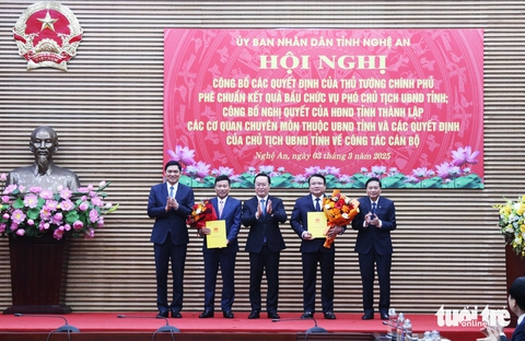 Nghệ An có 7 giám đốc sở mới sau hợp nhất - Ảnh 1.