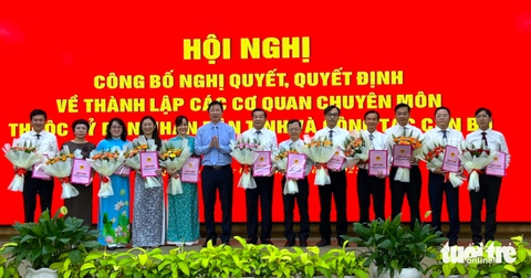 Trao quyết định quyền chủ tịch UBND tỉnh Đồng Tháp, bổ nhiệm 5 giám đốc Sở mới - Ảnh 4.