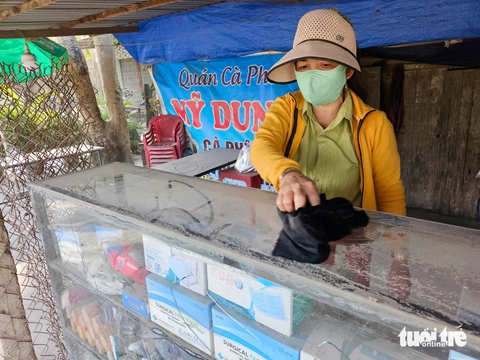 Bụi đường như sương mù Đà Lạt, người dân phải bịt khẩu trang cả ngày - Ảnh 7.