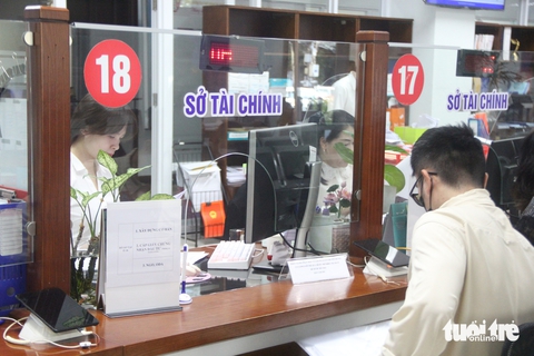 Tiếp nhận hồ sơ ngày đầu nhập sở ở Đà Nẵng: Vừa thông suốt, vừa thong dong - Ảnh 3.