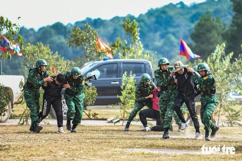 Bộ đội biên phòng đã giải thể 77 tổ chức, giảm 2.330 biên chế; đổi tên, di chuyển đóng quân 39 đồn - Ảnh 4.