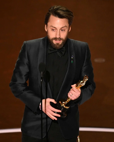 Lễ trao giải Oscar 2025 đang diễn ra: Phim hoạt hình không lời đoạt tượng vàng - Ảnh 3. Anora chiến thắng rực rỡ với 5 Oscar, riêng Sean Baker nhận đến 3 tượng vàng - Ảnh 28.