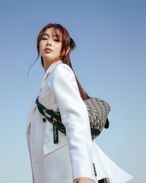 Đổi vé xem phim Nhà gia tiên lấy bánh xèo, Thùy Tiên dự Paris Fashion Week - Ảnh 6. Đổi vé xem phim Nhà gia tiên lấy bánh xèo; Thùy Tiên dự Paris Fashion Week - Ảnh 6.