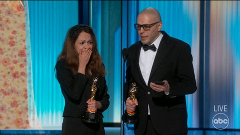 Lễ trao giải Oscar 2025 đang diễn ra: Phim hoạt hình không lời đoạt tượng vàng - Ảnh 1. Anora chiến thắng rực rỡ với 5 Oscar, riêng Sean Baker nhận đến 3 tượng vàng - Ảnh 26.