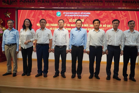 TP.HCM ra mắt Sở Xây dựng và Sở Tài nguyên - Môi trường mới - Ảnh 2.