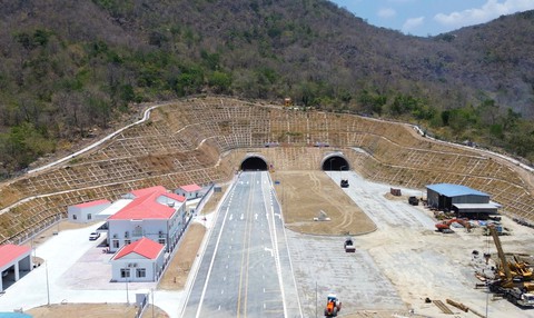 Cần 1.200 tỉ đồng gỡ 'nút thắt' trên cao tốc Bắc - Nam đoạn qua hầm Núi Vung - Ảnh 1.