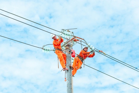 EVNCPC đảm bảo cung cấp điện ổn định trong các dịp lễ lớn - Ảnh 2.