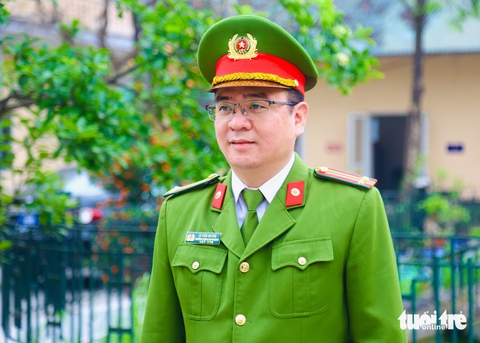 công an - Ảnh 2.