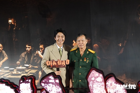 Anh hùng Tư Cang 98 tuổi nói về Địa đạo: Đất đá trụi nhưng con người không lay chuyển - Ảnh 2. Anh hùng Tư Cang 98 tuổi nói về Địa đạo: Đất đá trụi nhưng con người không lay chuyển - Ảnh 2.
