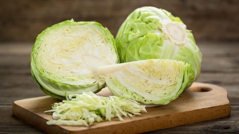 Giá trị dinh dưỡng bất ngờ khi ăn rau bắp cải sống - Ảnh 1. bắp cải - Ảnh 1.