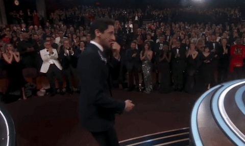 Adrien Brody ném kẹo cao su vào bạn gái và bài phát biểu tệ nhất lịch sử Oscar - Ảnh 2. Adrien Brody ném kẹo cao su vào bạn gái và bài phát biểu tệ nhất lịch sử Oscar - Ảnh 2.