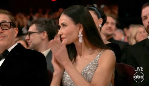Cú trượt giải Oscar của Demi Moore gây tiếc nuối, vai diễn The Substance vận vào người? - Ảnh 2. Cú trượt giải Oscar của Demi Moore gây tiếc nuối, vai diễn The Substance vận vào người? - Ảnh 2.