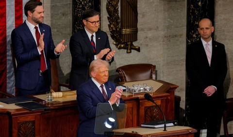 Tổng thống Donald Trump: 'Nước Mỹ đang trở lại' - Ảnh 1. Tổng thống Donald Trump: Sẽ dọn sạch bộ máy quan liêu - Ảnh 3.