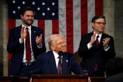 Tổng thống Donald Trump: Tôi mới nhận được thư của Tổng thống Zelensky - Ảnh 3. Toàn cảnh buổi phát biểu 100 phút của ông Trump tại Quốc hội - Ảnh 3.
